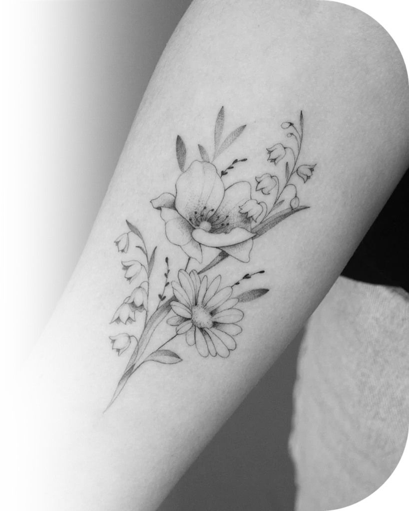 Een boeket van bloemen tatoeage gemaakt met de Fine Line tattoo stijl
