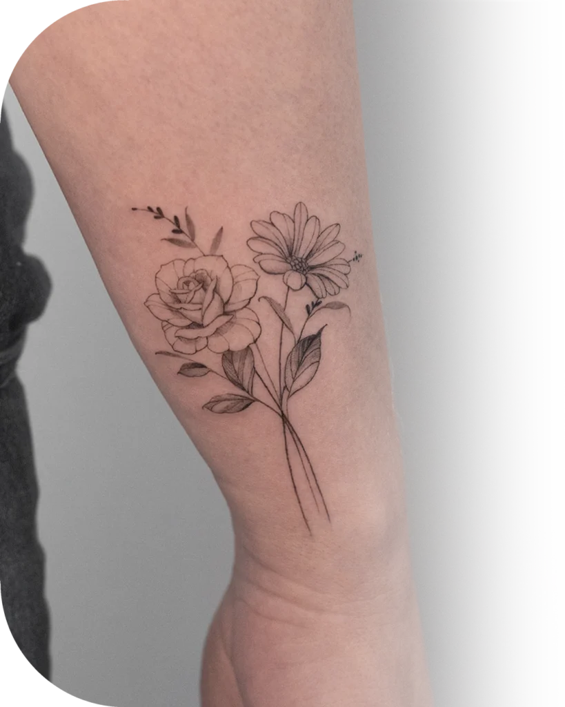 Een boeket van rozen tatoeage gemaakt met de Fine Line tattoo stijl