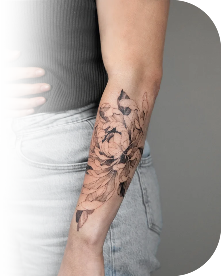 fine-line-tattoo-chrysant-forearm