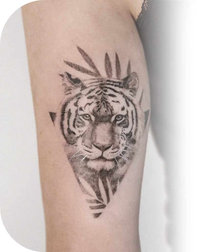 Een tijger tatoeage gemaakt met de Fine Line tattoo stijl